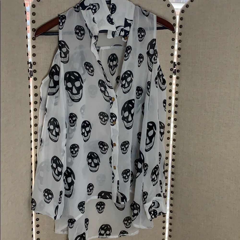 Foreign Exchange cold shoulder blouse